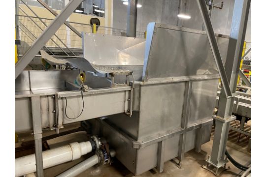 Auction: apple receiving, washing, grading and packaging equipment